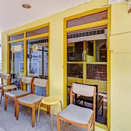 Hotel Kalimantan スラバヤ エクステリア 写真