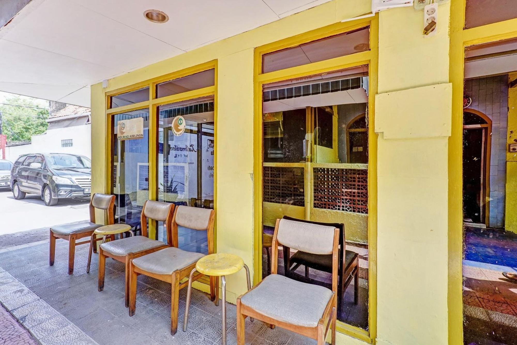 Hotel Kalimantan スラバヤ エクステリア 写真