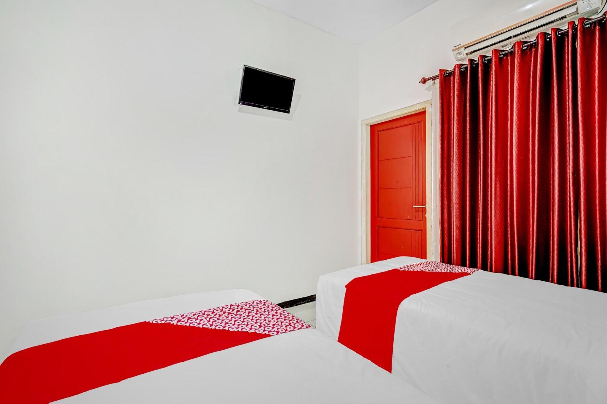 Hotel Kalimantan スラバヤ エクステリア 写真