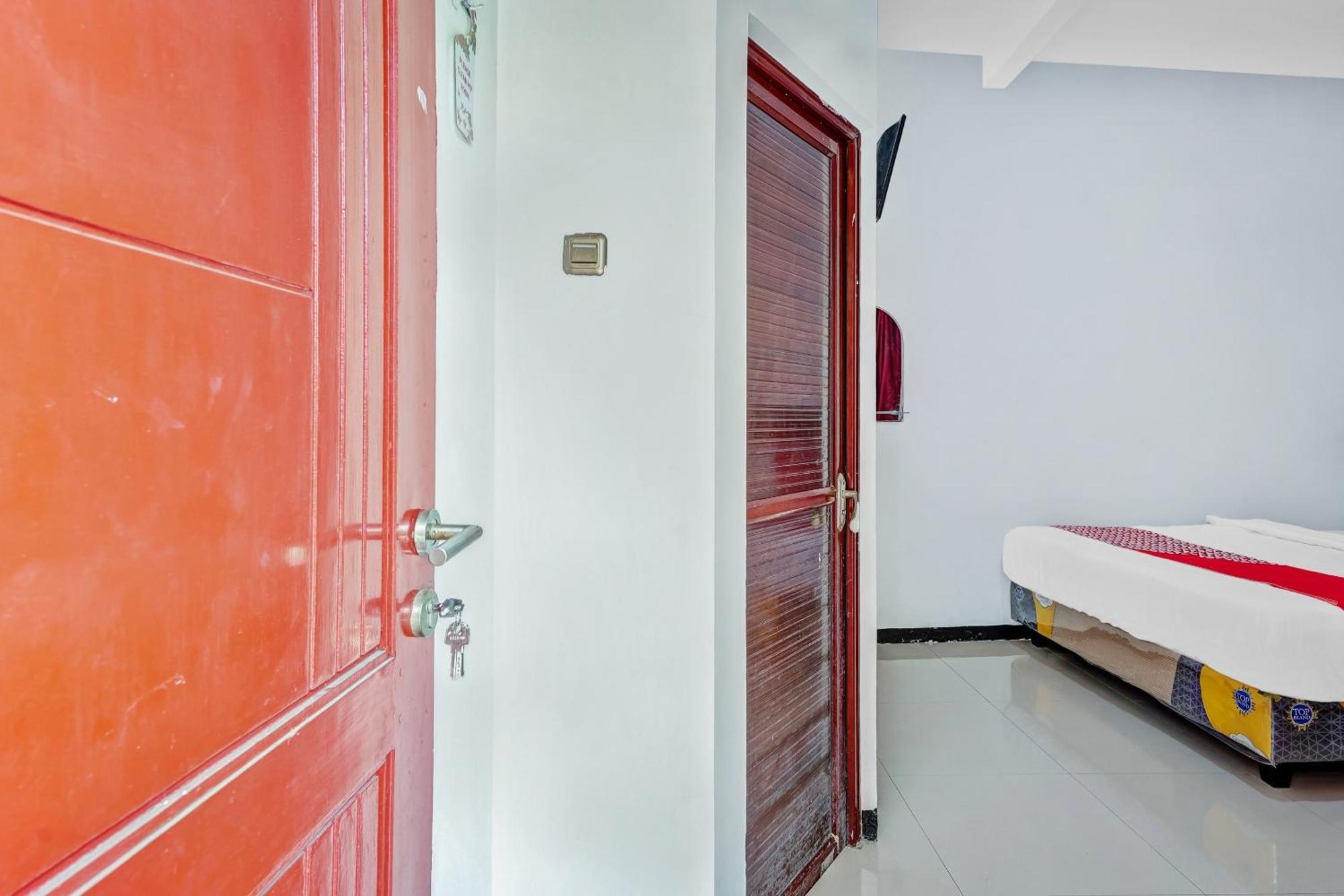 Hotel Kalimantan スラバヤ エクステリア 写真
