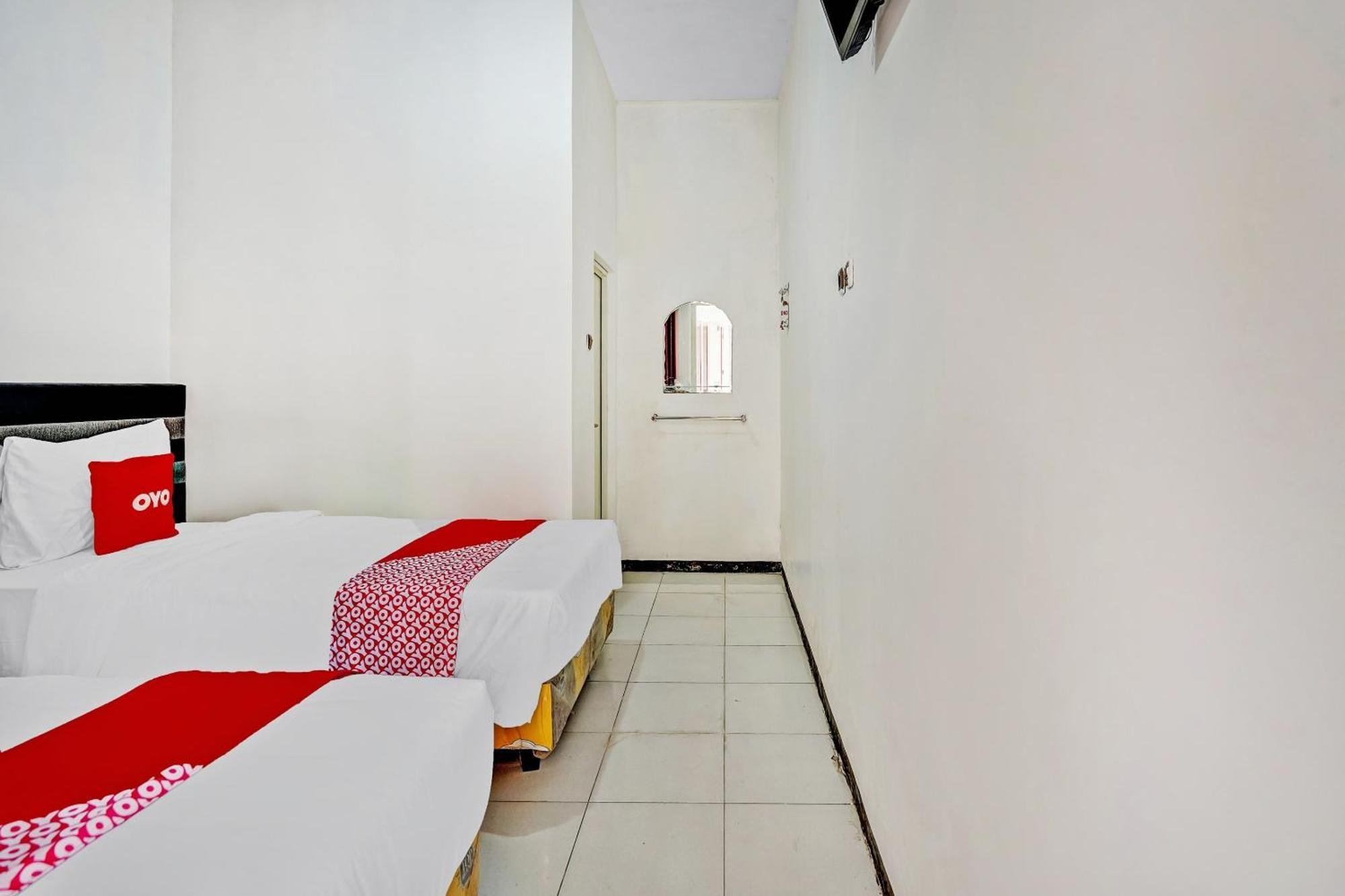 Hotel Kalimantan スラバヤ エクステリア 写真
