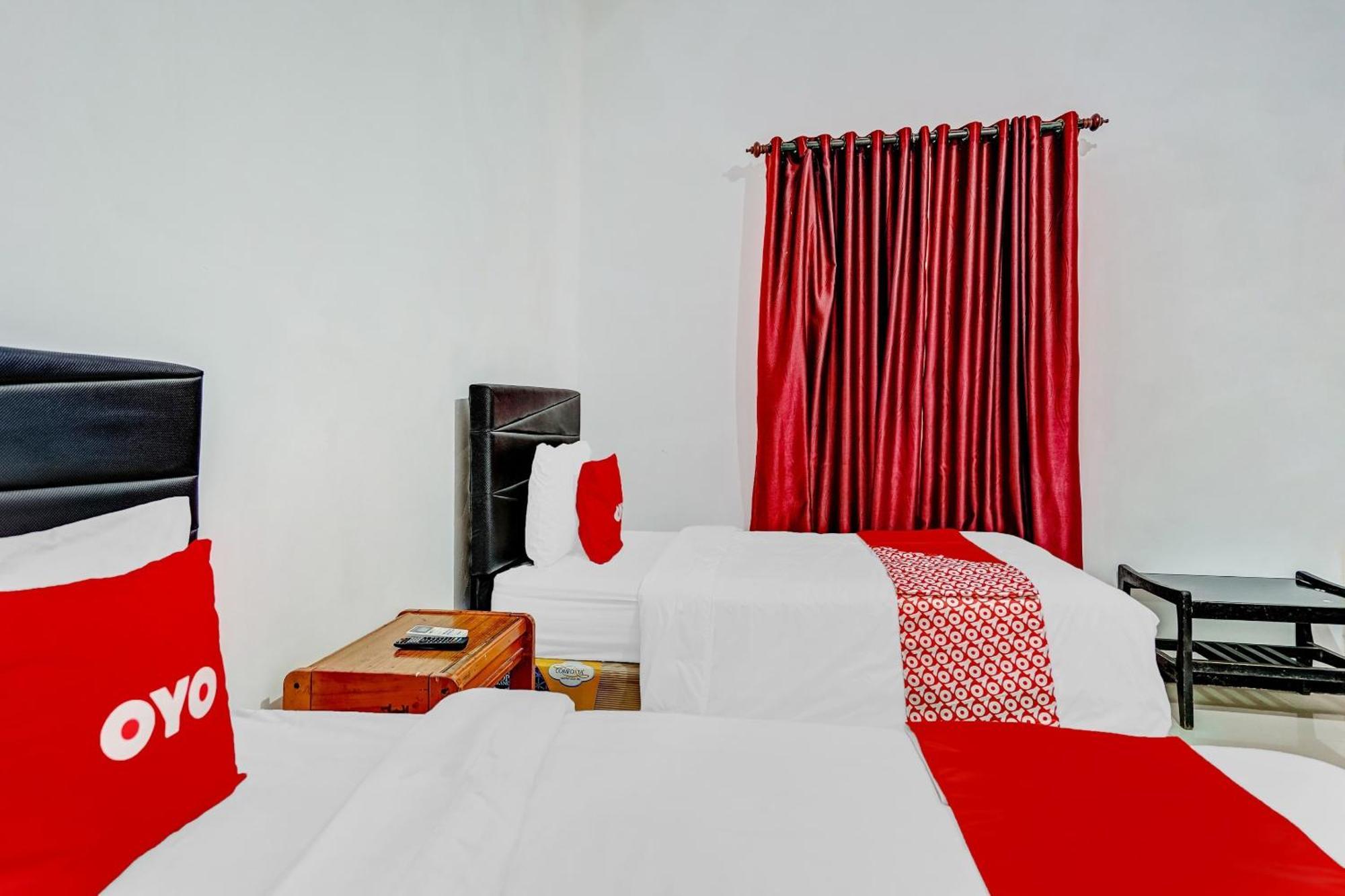 Hotel Kalimantan スラバヤ エクステリア 写真